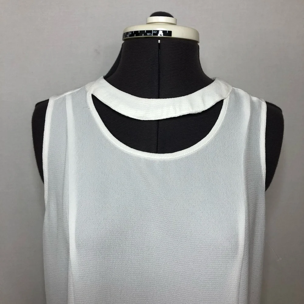 Cable & Gauge NWOT Women’s Sleeveless Choker Top‎ M
